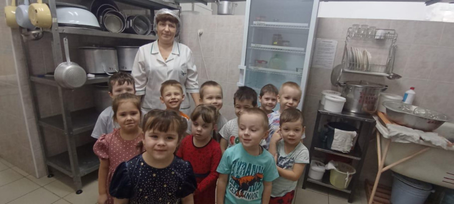 Экскурсия на пищеблок Экскурсия на пищеблок.